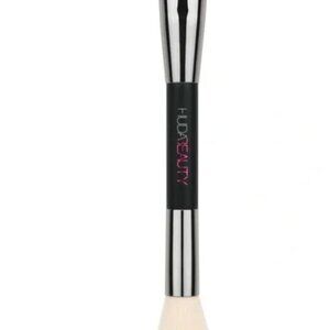 Huda Bake & Blend Dual-Ended Setting Complexion Brush